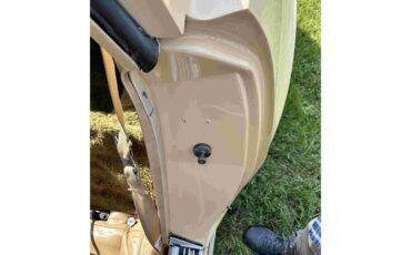 Chevrolet-Corvette-stingray-1976-Beige-Beige-28