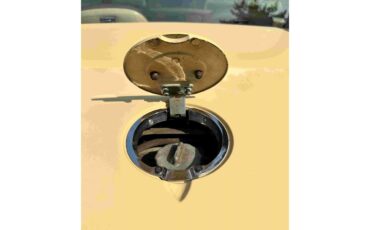 Chevrolet-Corvette-stingray-1976-Beige-Beige-31
