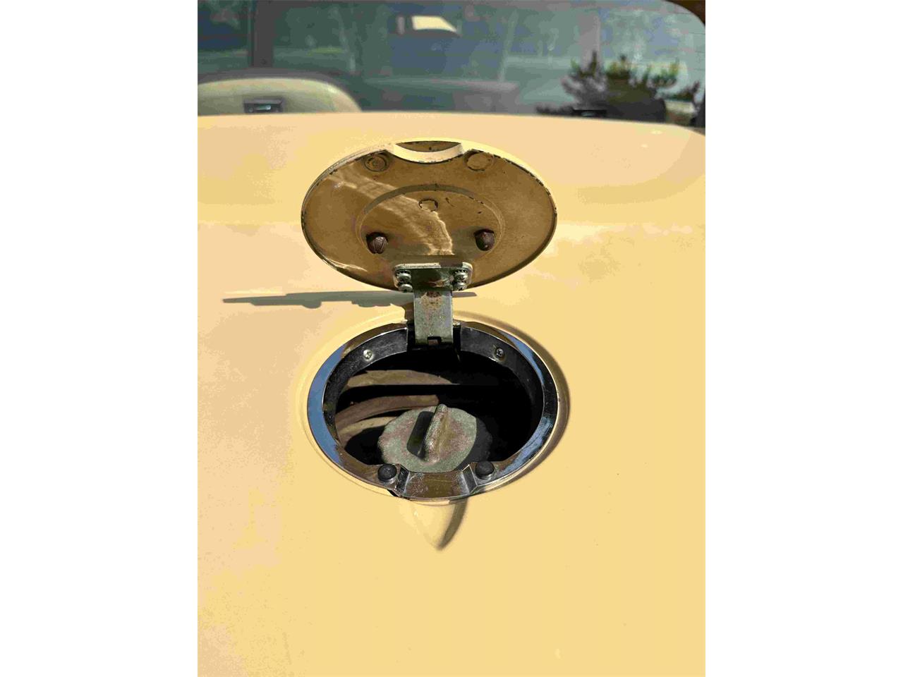 Chevrolet-Corvette-stingray-1976-Beige-Beige-31