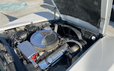 Chevrolet-Corvette-stingray-1976-Pearl-White-Grey-7