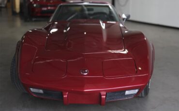 Chevrolet-Corvette-stingray-1976-Red-Black-2