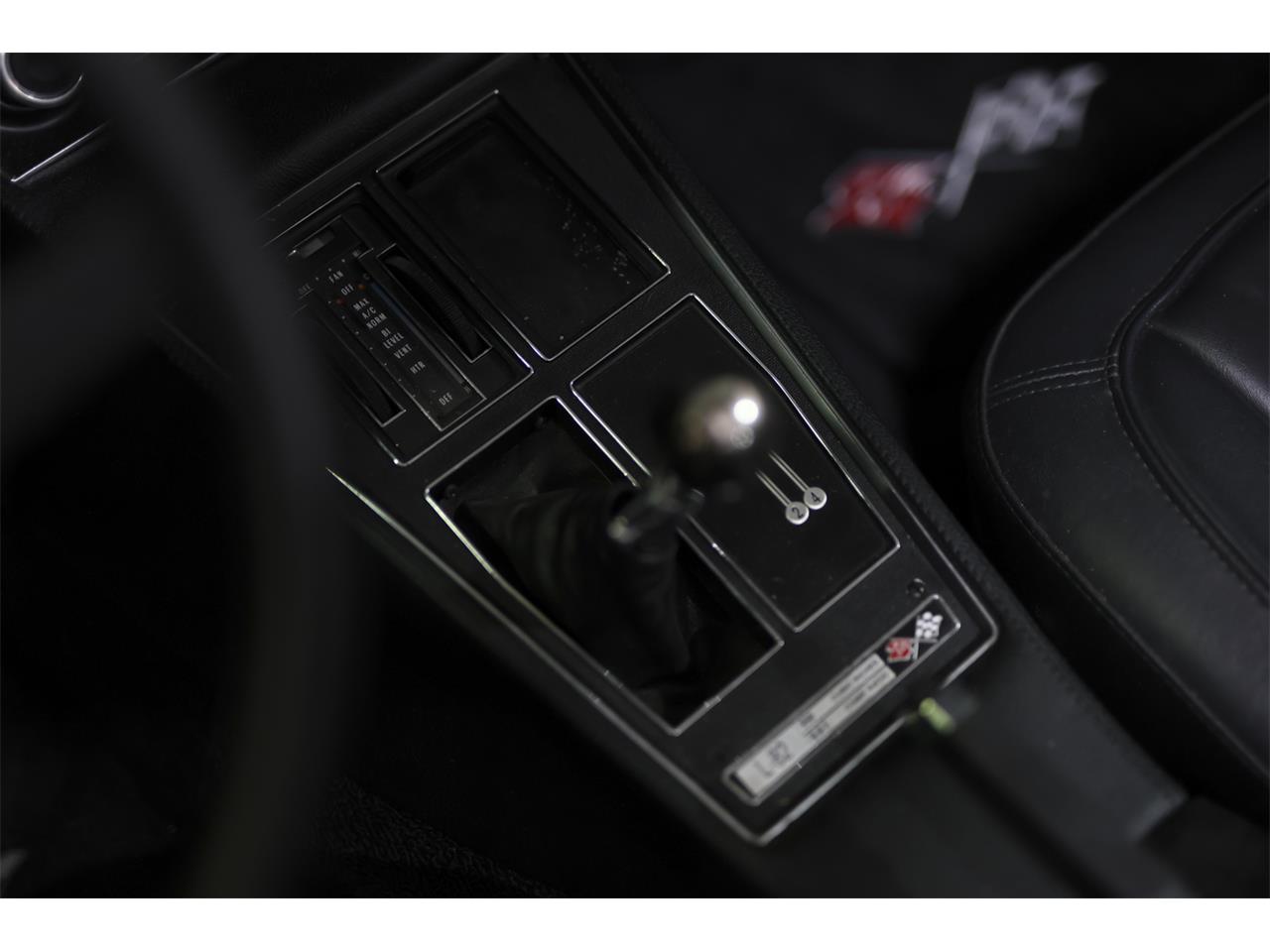 Chevrolet-Corvette-stingray-1976-Red-Black-26