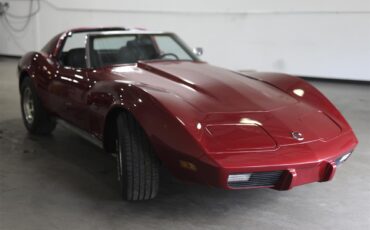 Chevrolet-Corvette-stingray-1976-Red-Black-5