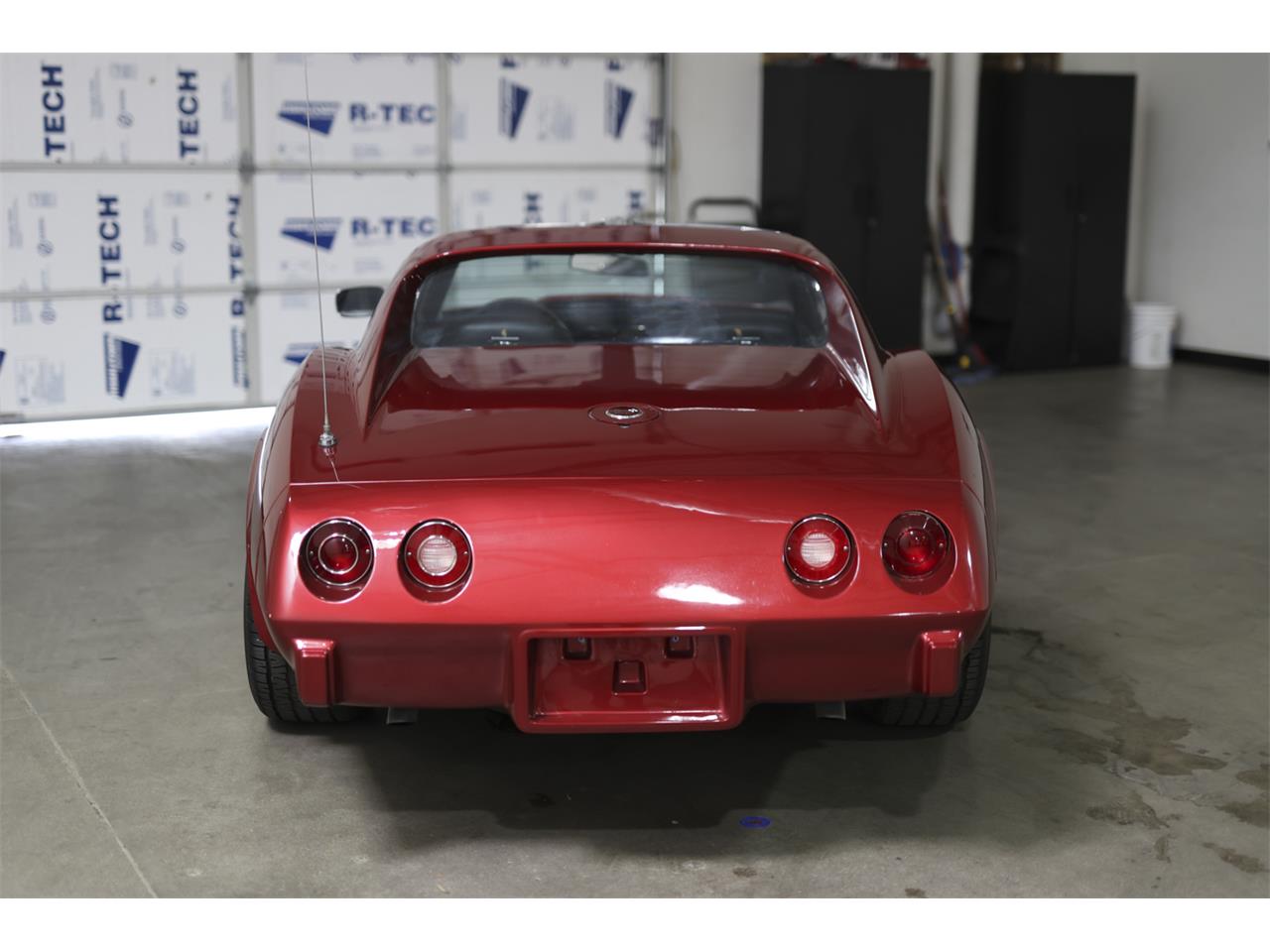 Chevrolet-Corvette-stingray-1976-Red-Black-8