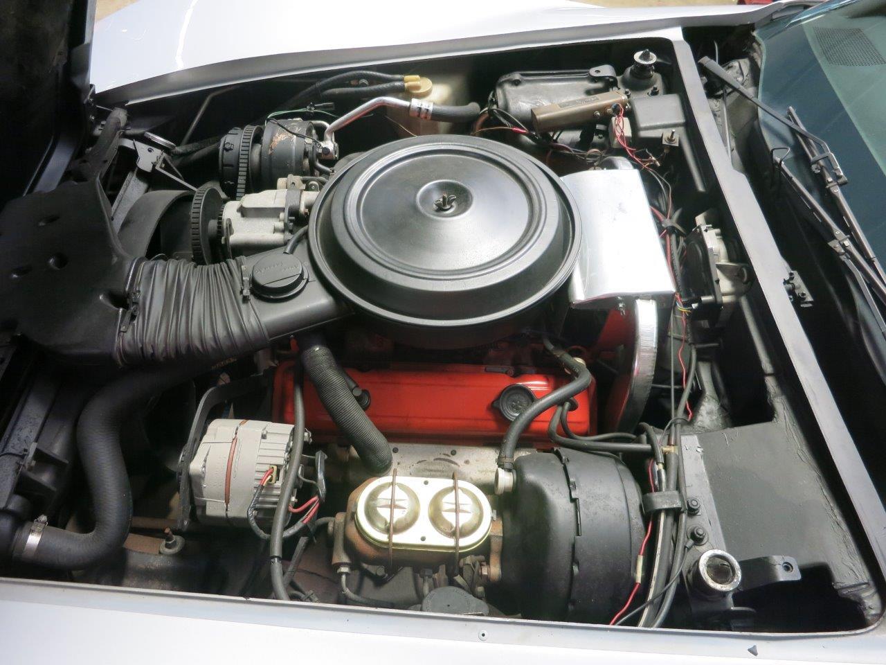 Chevrolet-Corvette-stingray-1976-Silver-Black-12