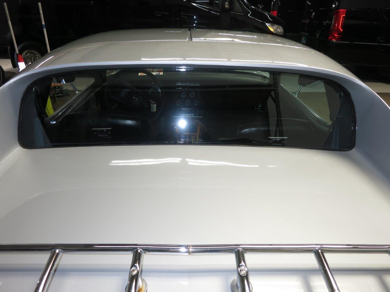 Chevrolet-Corvette-stingray-1976-Silver-Black-15
