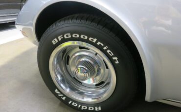 Chevrolet-Corvette-stingray-1976-Silver-Black-17