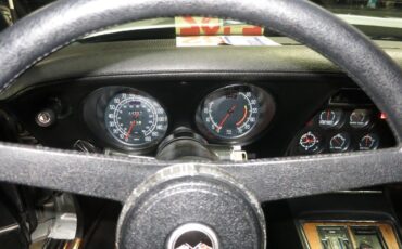 Chevrolet-Corvette-stingray-1976-Silver-Black-2