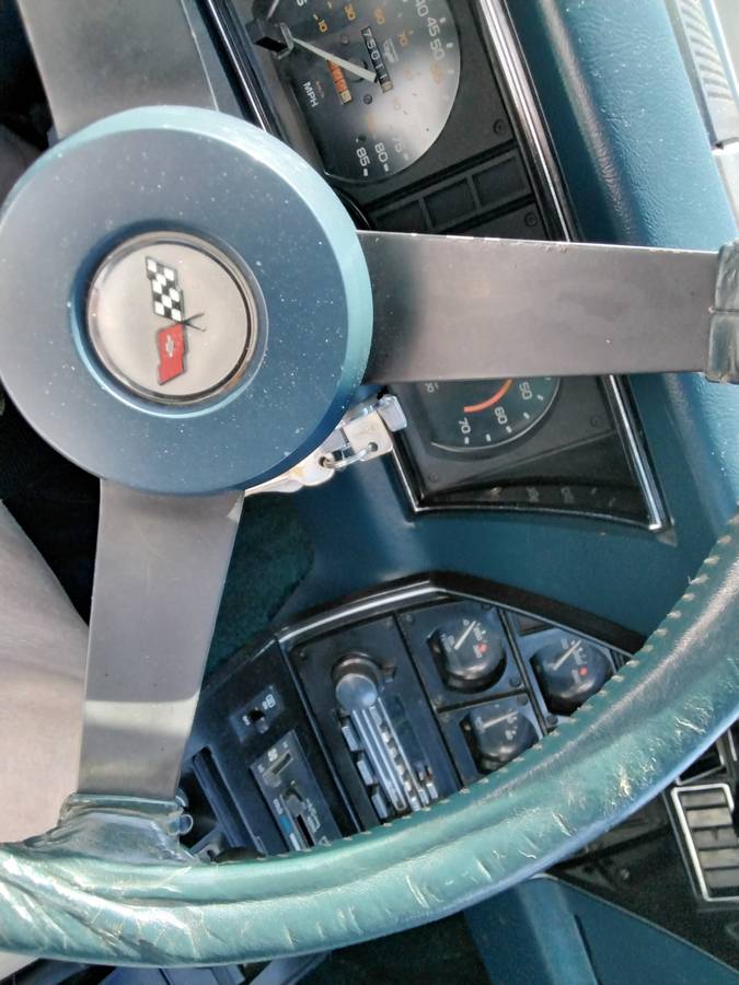 Chevrolet-Corvette-tudor-1982-blue