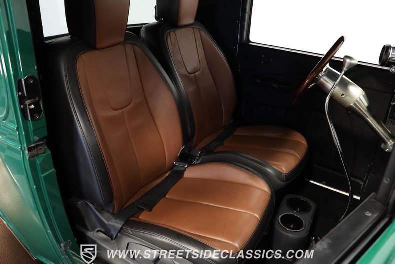 Chevrolet-Coupe-1931-GreenCopper-Brown-40