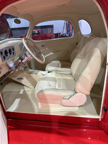 Chevrolet-Coupe-1936-Red-Tan-2
