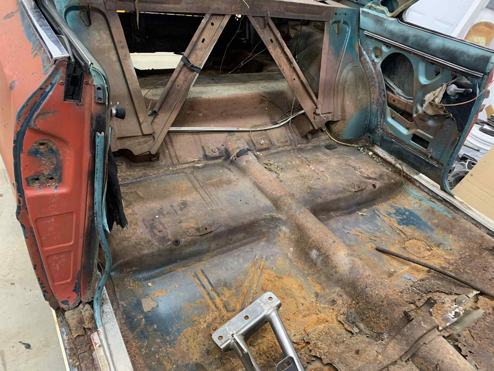 Chevrolet-Coupe-1966-2-dr-Hard-Top-2