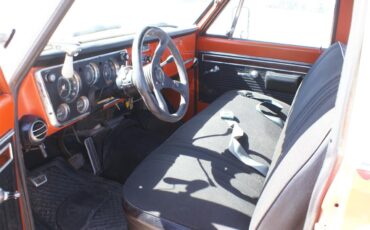 Chevrolet-Cst-10-1970-Hugger-Orange-Black-23