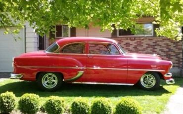 Chevrolet-Delray-1954-Red-Cream-Saddle-2