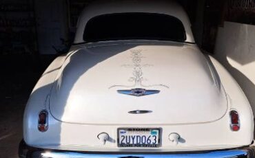 Chevrolet-Deluxe-1949-White-1