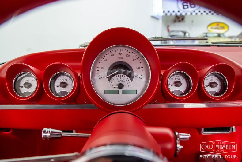 Chevrolet-El-camino-1960-Silver-Red-Leather-45