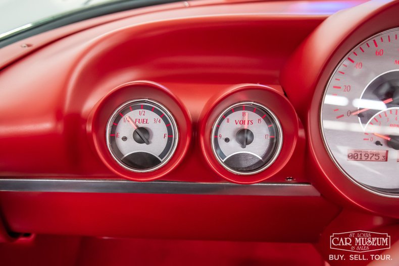 Chevrolet-El-camino-1960-Silver-Red-Leather-47