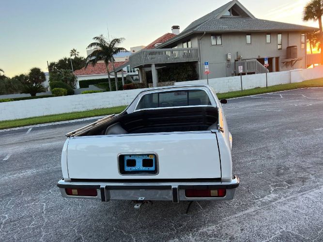 Chevrolet-El-camino-1978-White-12