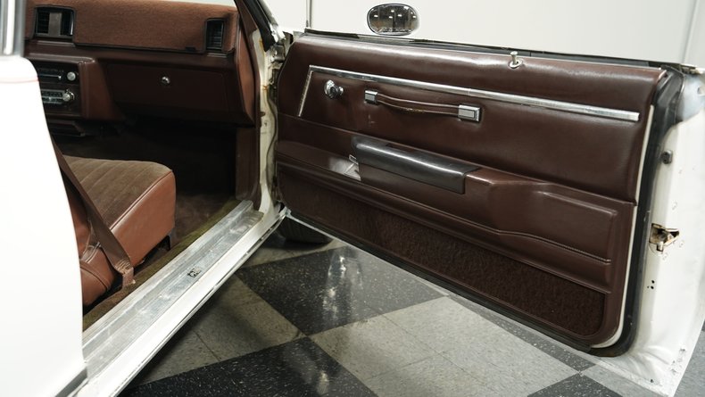 Chevrolet-El-camino-1984-White-Brown-1