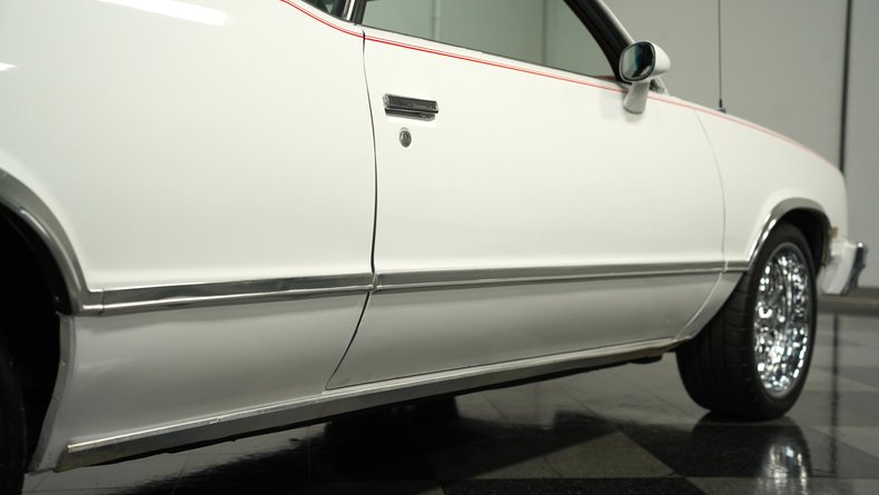 Chevrolet-El-camino-1984-White-Brown-31
