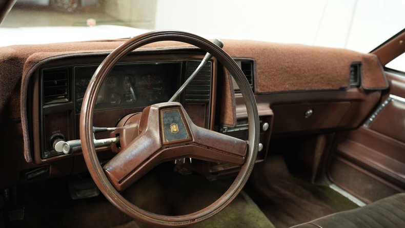 Chevrolet-El-camino-1984-White-Brown-39