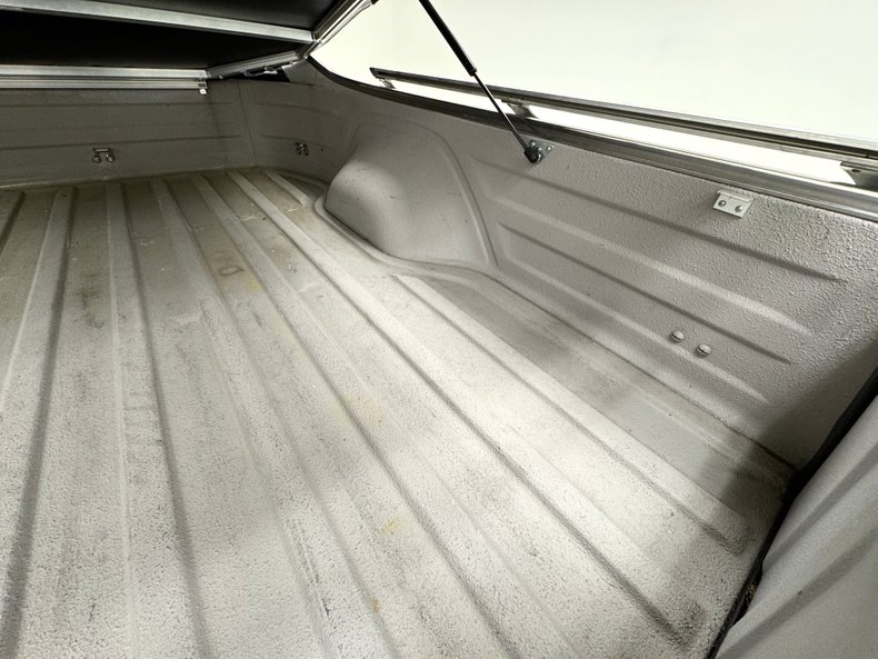 Chevrolet-El-camino-1987-Silver-Gray-40
