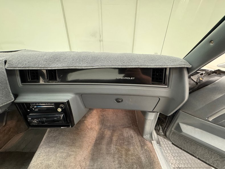Chevrolet-El-camino-1987-Silver-Gray-44