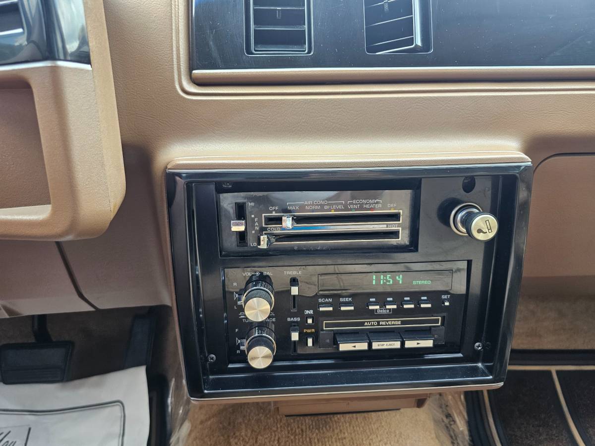 Chevrolet-El-camino-1987-brown-10