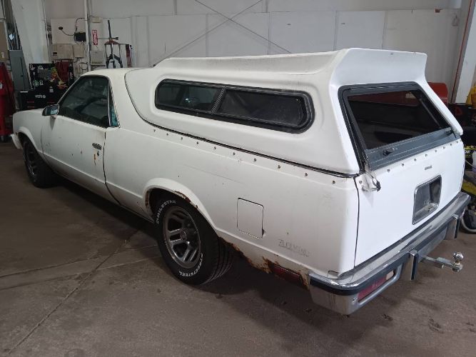 Chevrolet-El-camino-1988-White-10