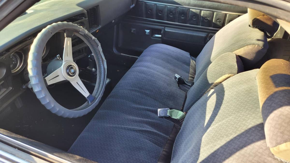 Chevrolet-El-camino-classic-1977-blue-4