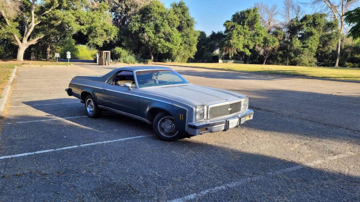 Chevrolet-El-camino-classic-1977-blue-5