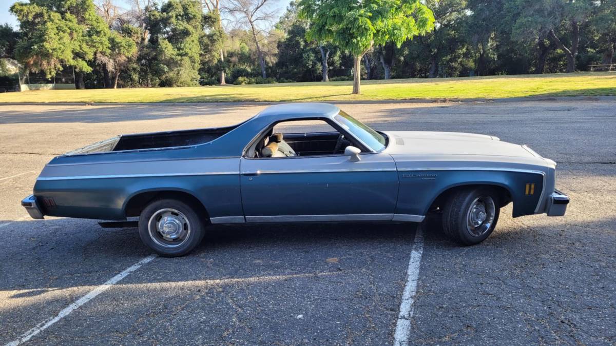 Chevrolet-El-camino-classic-1977-blue-6