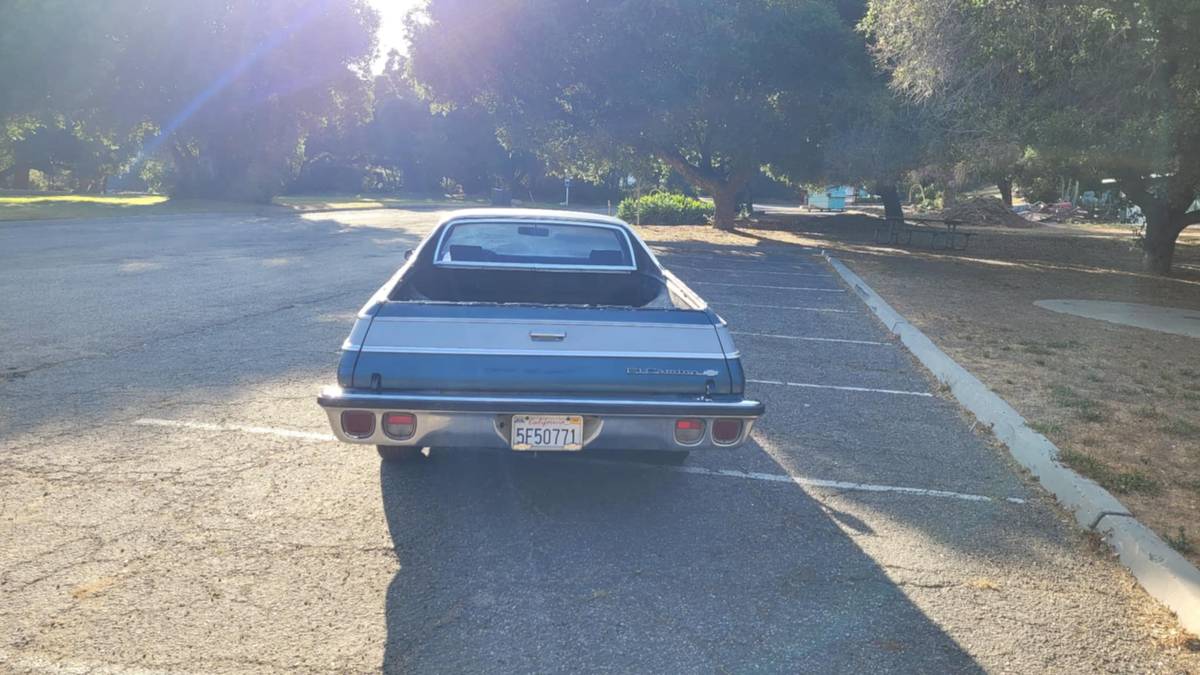 Chevrolet-El-camino-classic-1977-blue-7