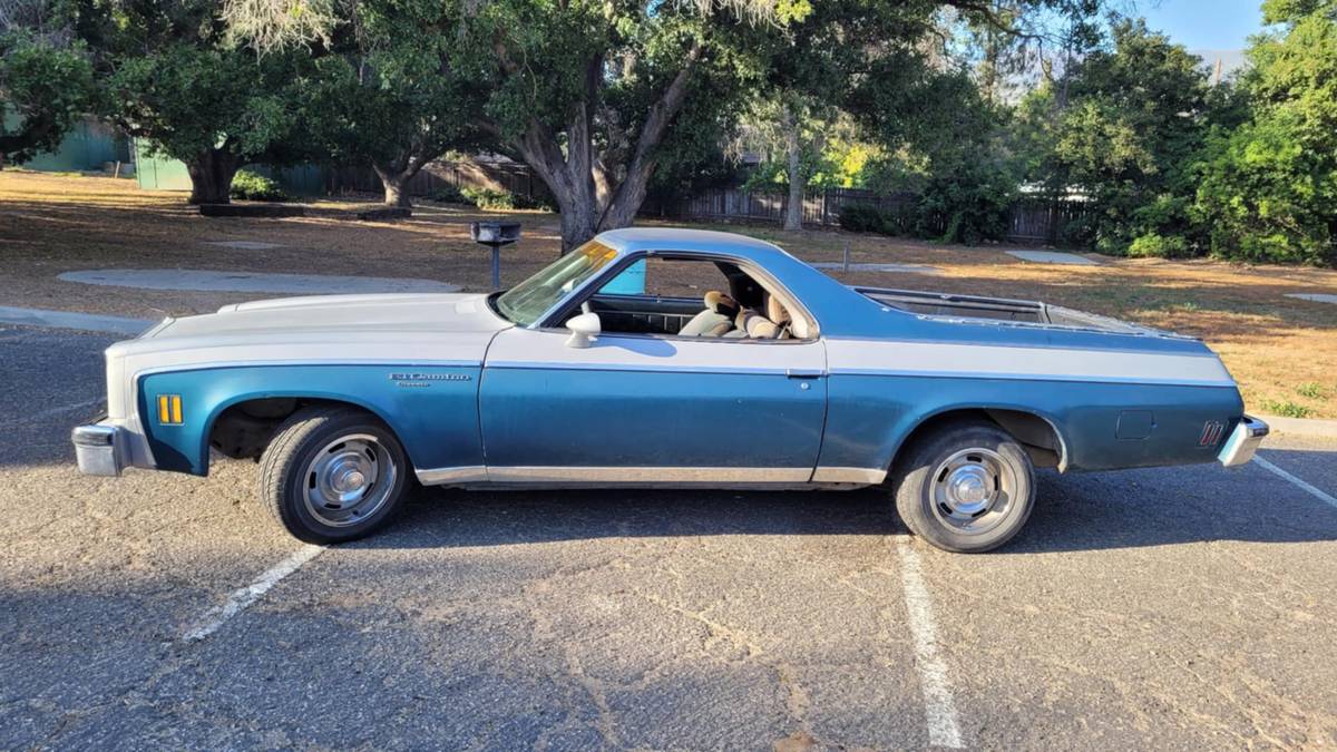 Chevrolet-El-camino-classic-1977-blue-8
