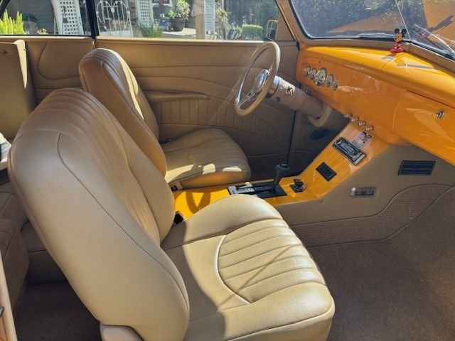 Chevrolet-Fleetmaster-1947-Sunrise-Pearl-Tan-7