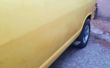 Chevrolet-G10-1968-Yellow-8