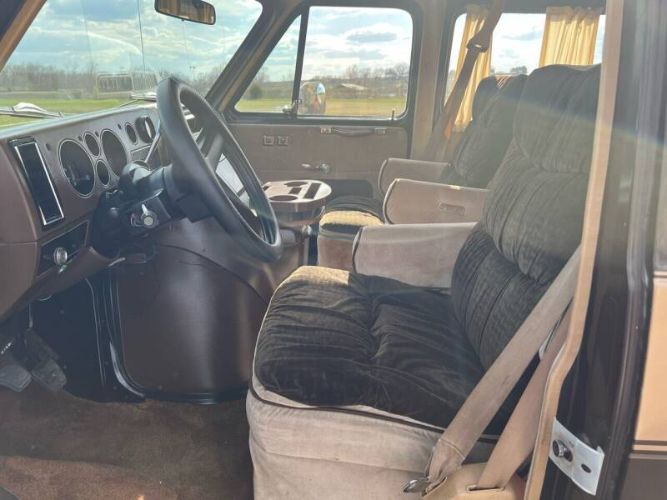 Chevrolet-G20-1984-BrownTan-BrownTan-16