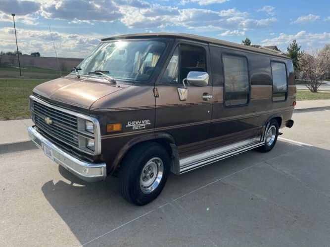 Chevrolet-G20-1984-BrownTan-BrownTan-22