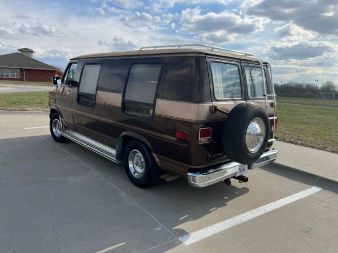 Chevrolet-G20-1984-BrownTan-BrownTan-23