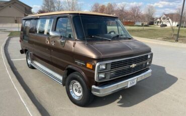 Chevrolet-G20-1984-BrownTan-BrownTan