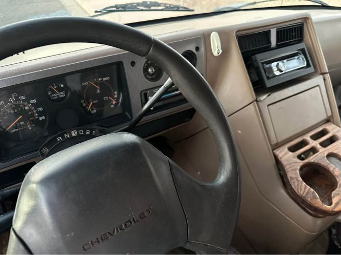 Chevrolet-G20-1992-White-1