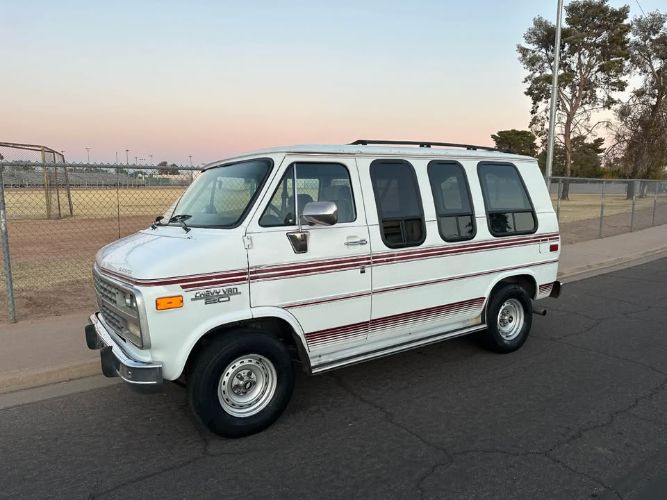 Chevrolet-G20-1992-White-5