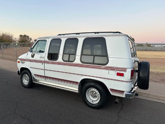 Chevrolet-G20-1992-White-6