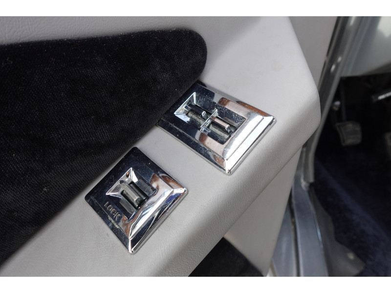 Chevrolet-G20-Van-1986-15