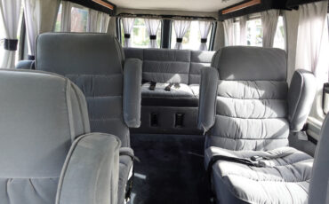Chevrolet-G20-Van-1986-22