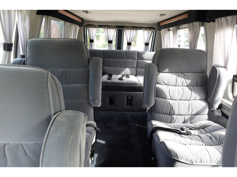 Chevrolet-G20-Van-1986-22