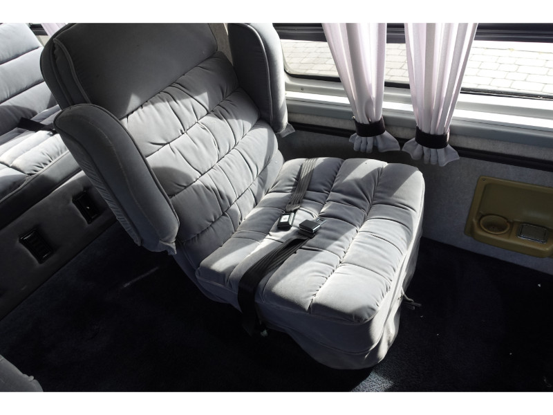 Chevrolet-G20-Van-1986-25