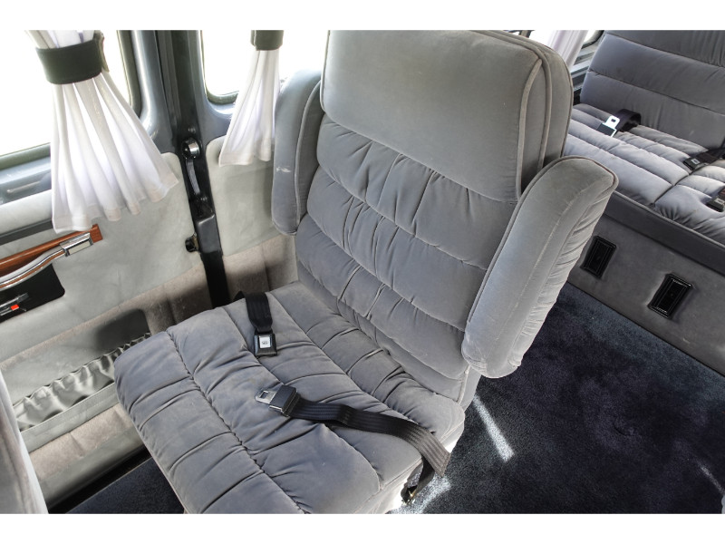 Chevrolet-G20-Van-1986-26