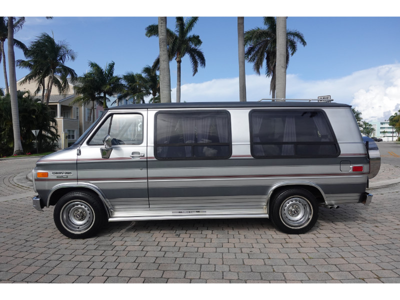 Chevrolet-G20-Van-1986-3