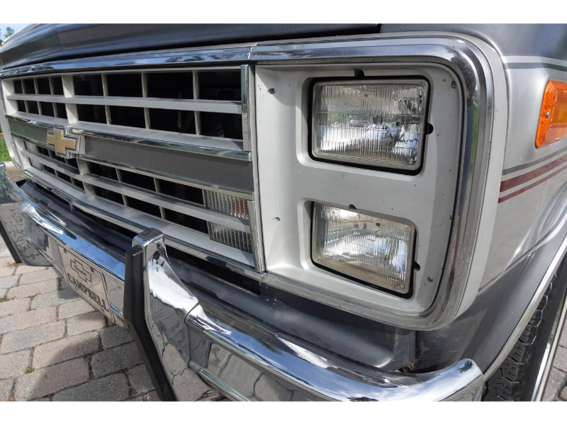 Chevrolet-G20-Van-1986-7